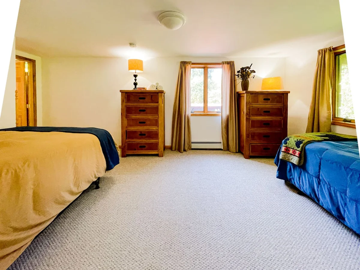 Cozy 6BR Catskills Getaway with Hot Tub #82