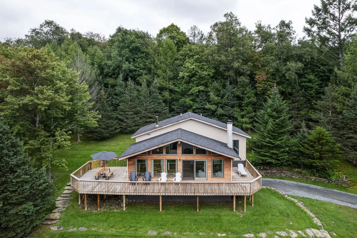 Cozy Year Round Getaway • Private Catskills Cabin #84