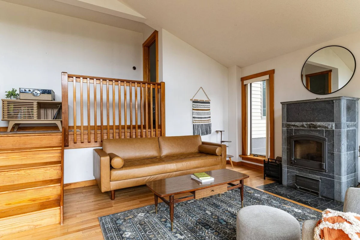 Cozy Year Round Getaway • Private Catskills Cabin #74