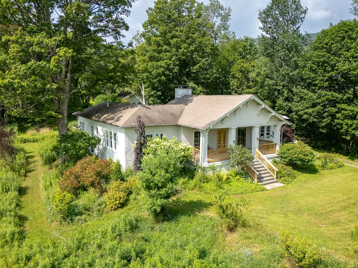 Luxe 3BR Getaway for 4 Seasons #6