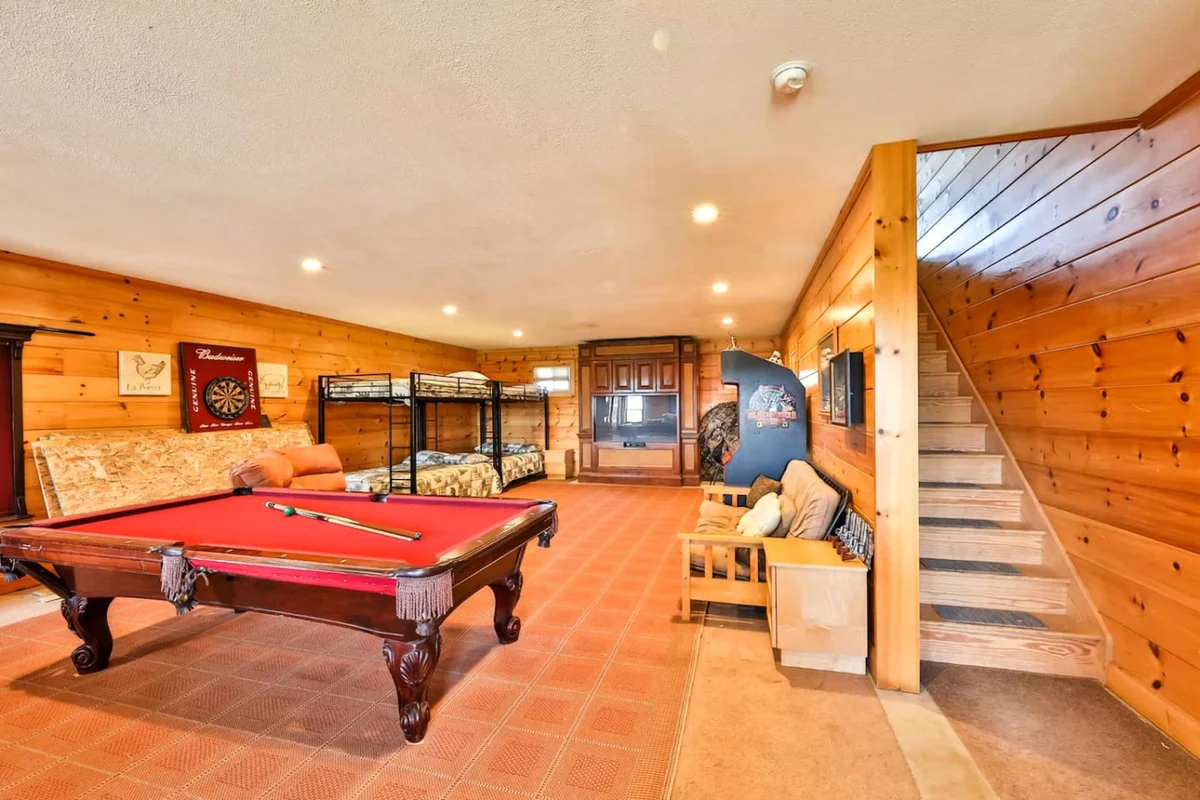 Massive 6BR 5BA Country Home with Central AC #18
