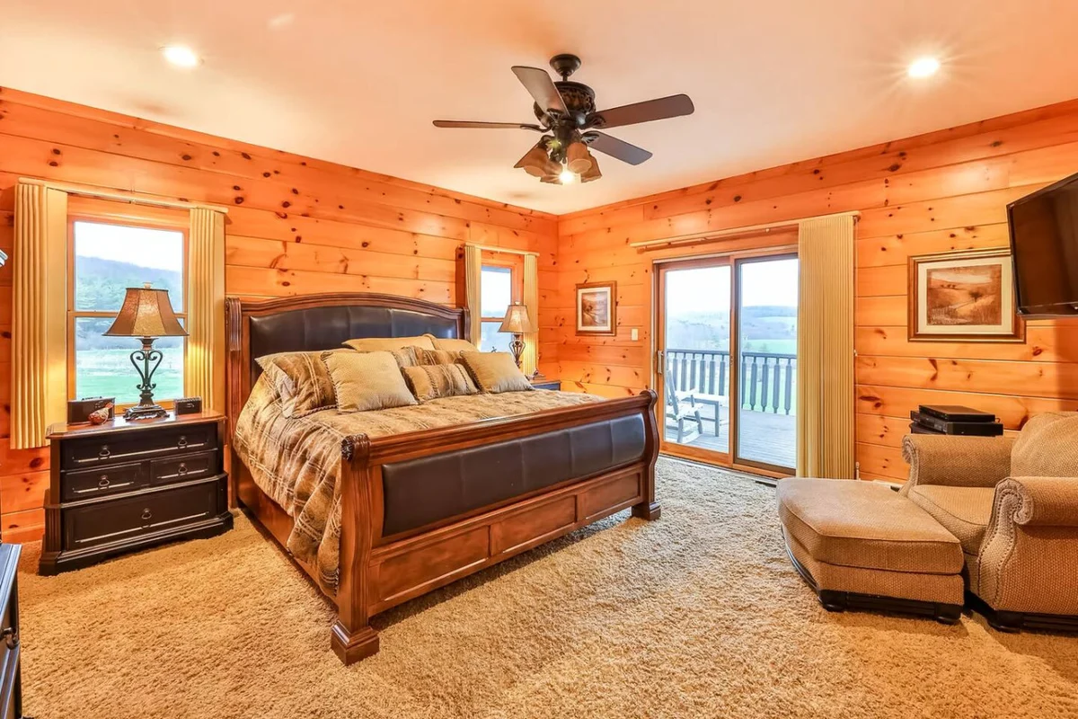 Massive 6BR 5BA Country Home with Central AC #32