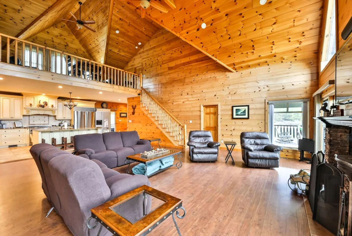 Massive 6BR 5BA Country Home with Central AC #29