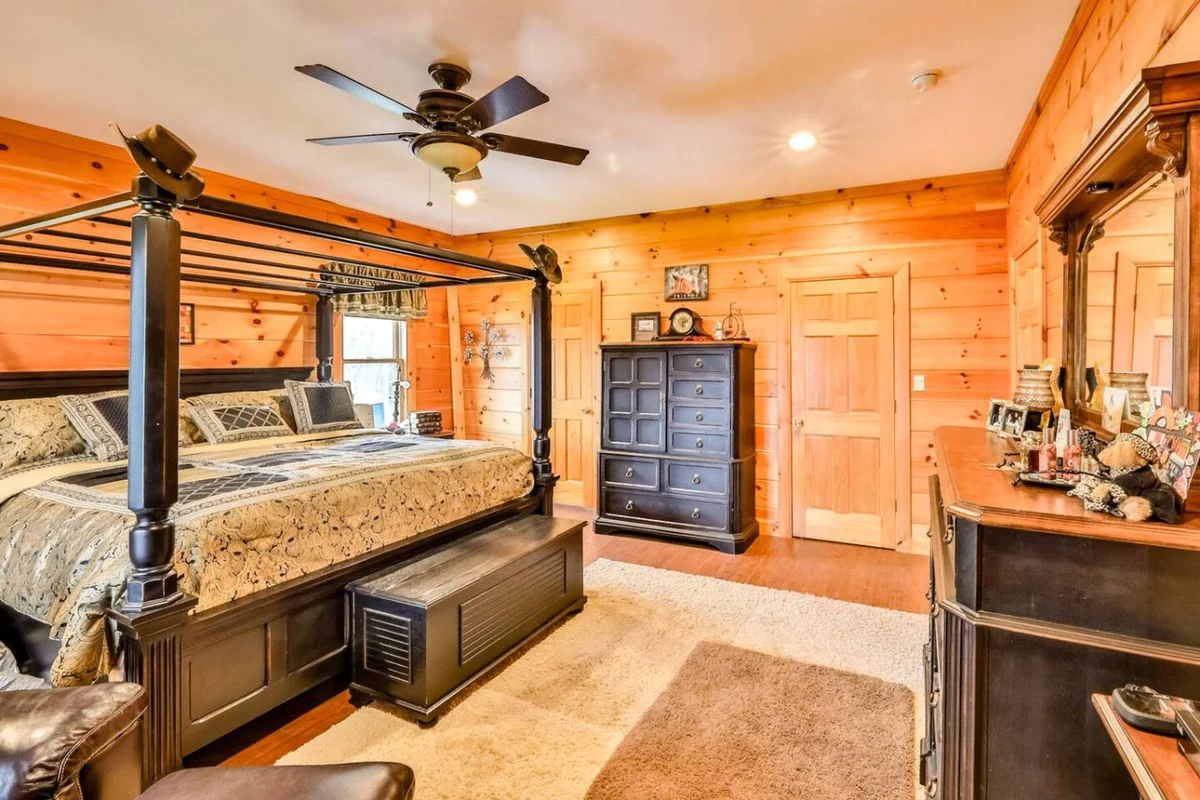 Massive 6BR 5BA Country Home with Central AC #40