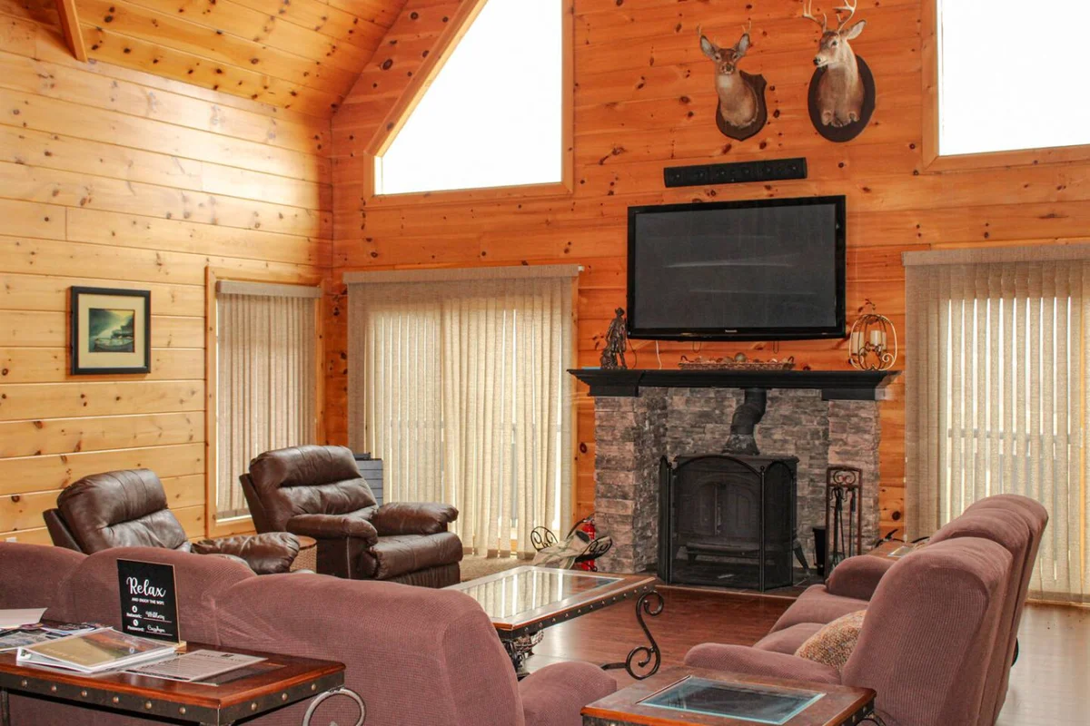 Massive 6BR 5BA Country Home with Central AC #17