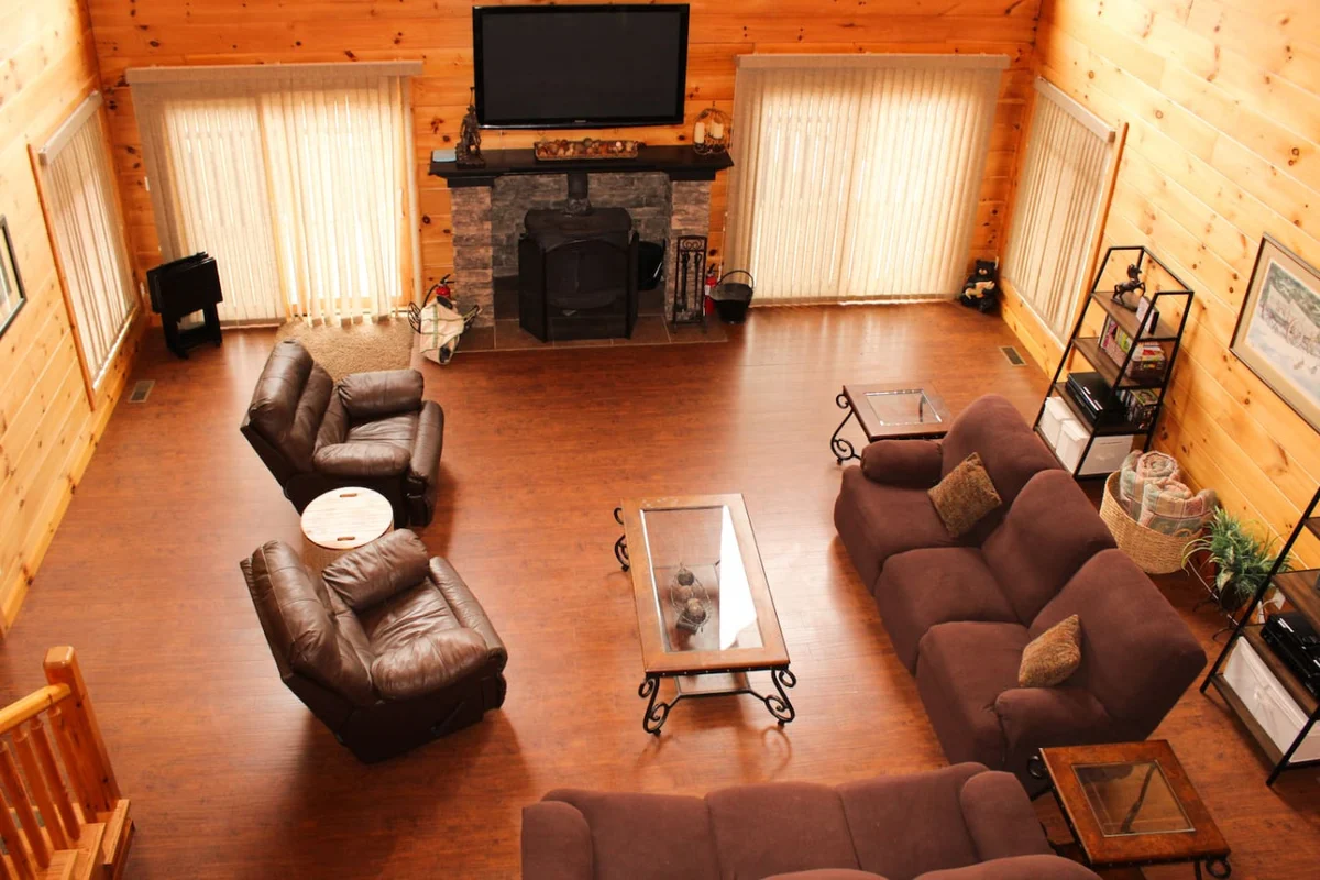Massive 6BR 5BA Country Home with Central AC #16