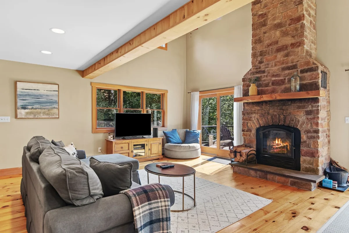 Warm & Woodsy Cabin Year-Round Escape #20