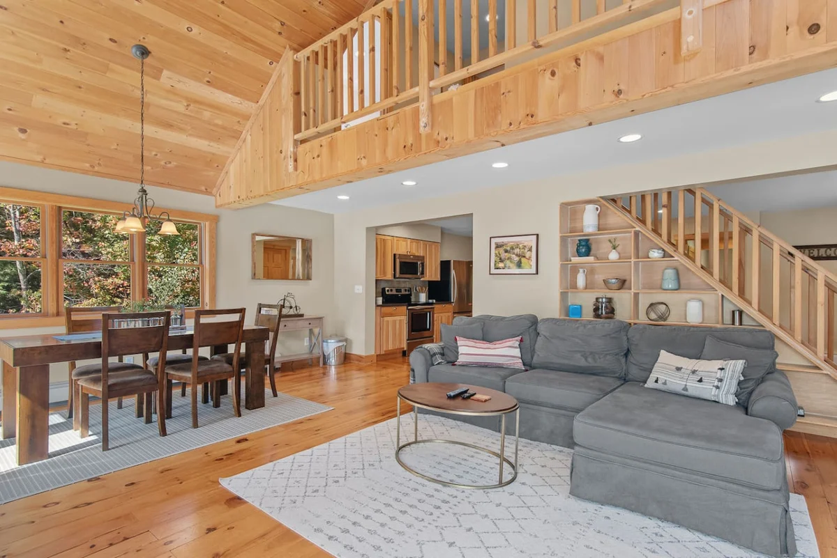 Warm & Woodsy Cabin Year-Round Escape #32
