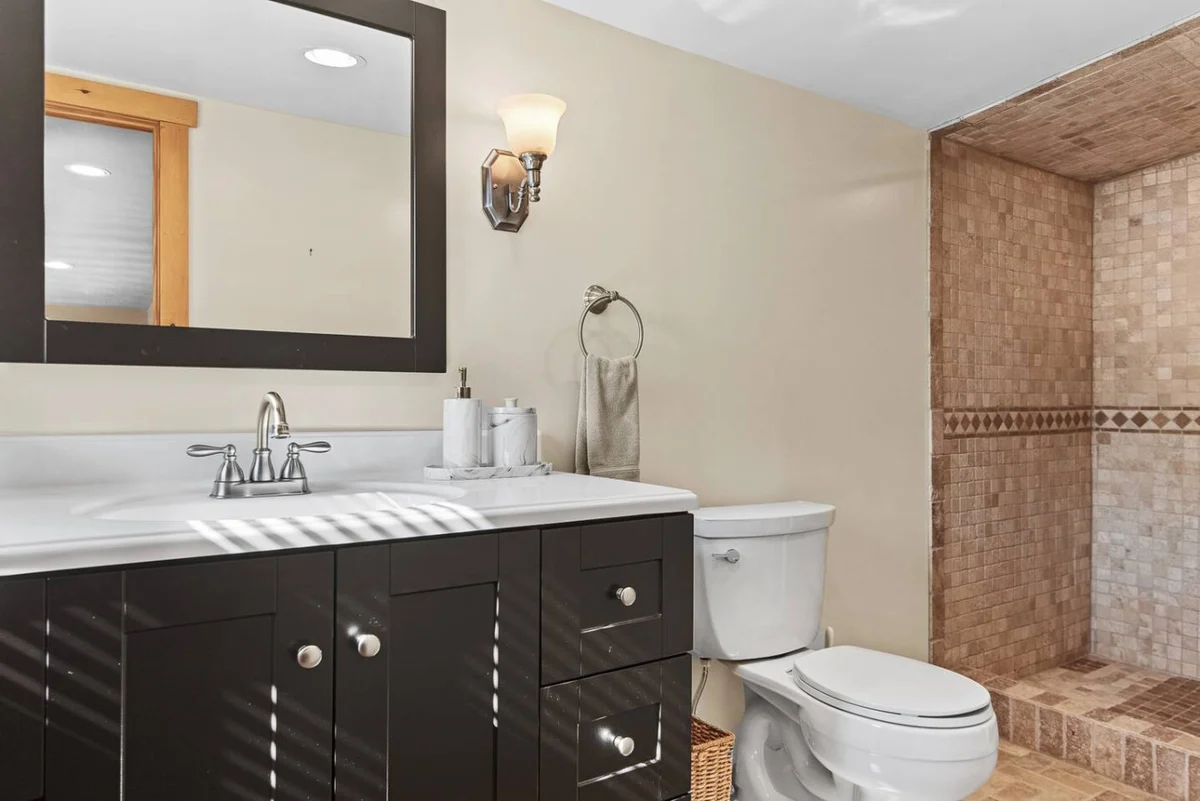 Warm & Woodsy Cabin Year-Round Escape #28