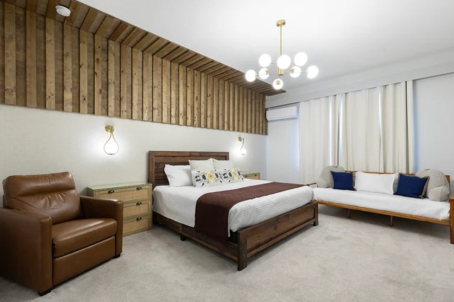 Bedroom 1 image 1