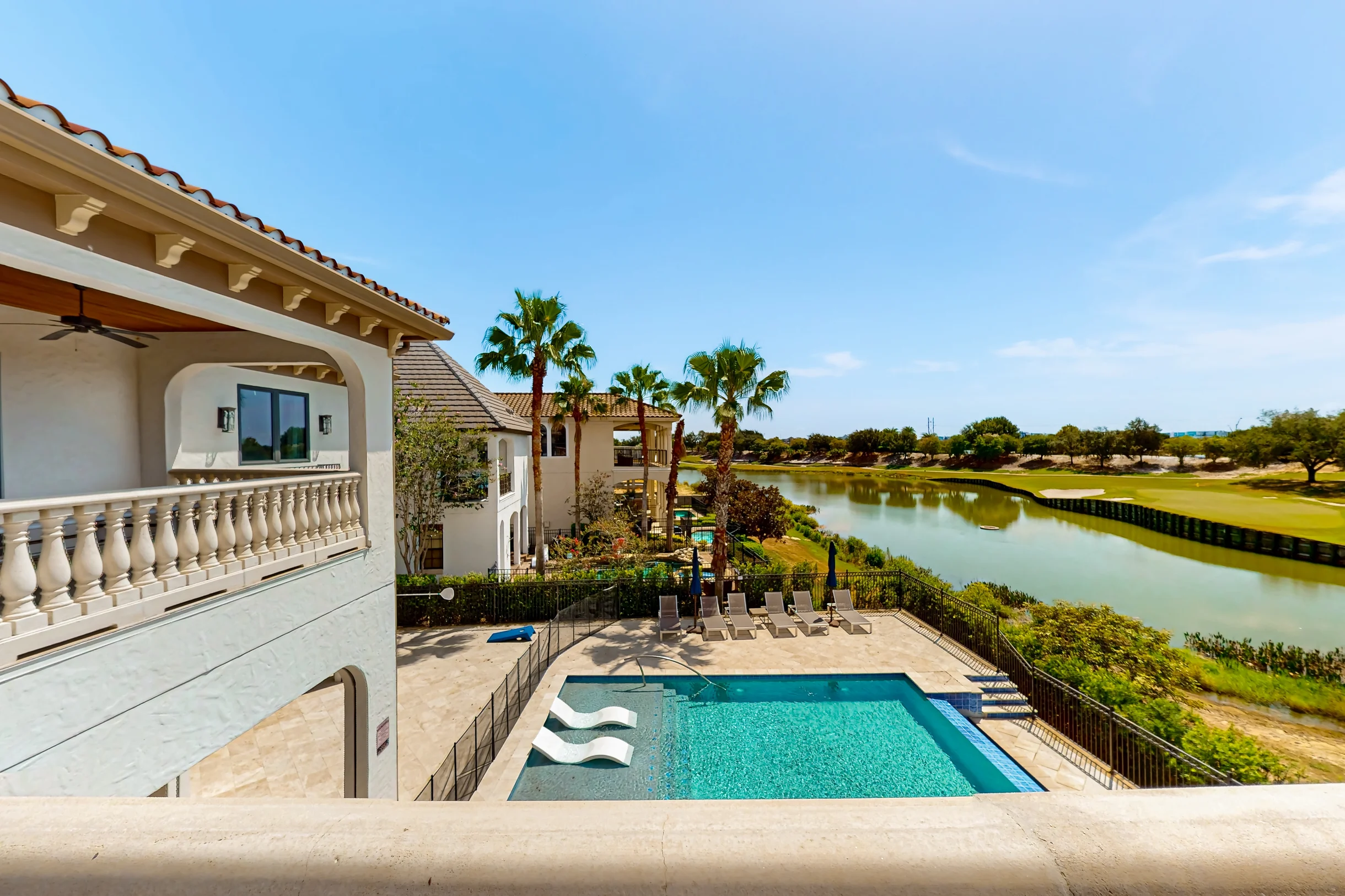 Wander Reunion Estate #18