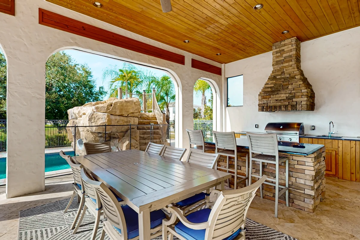 Wander Reunion Estate