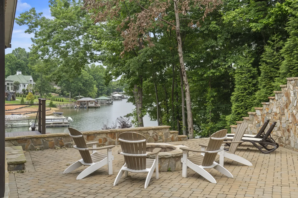 Wander Mooresville Lakeview