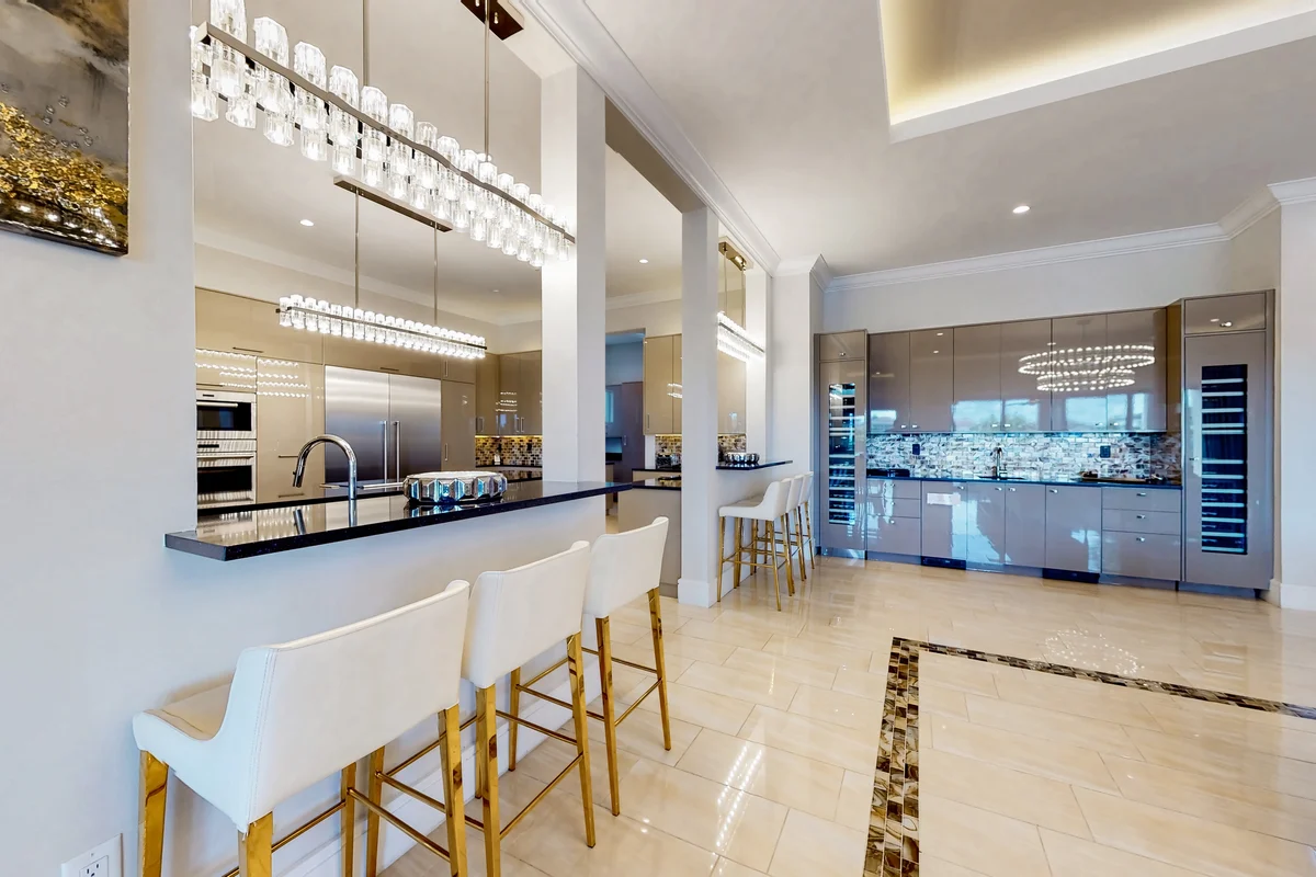 Wander Reunion Splash