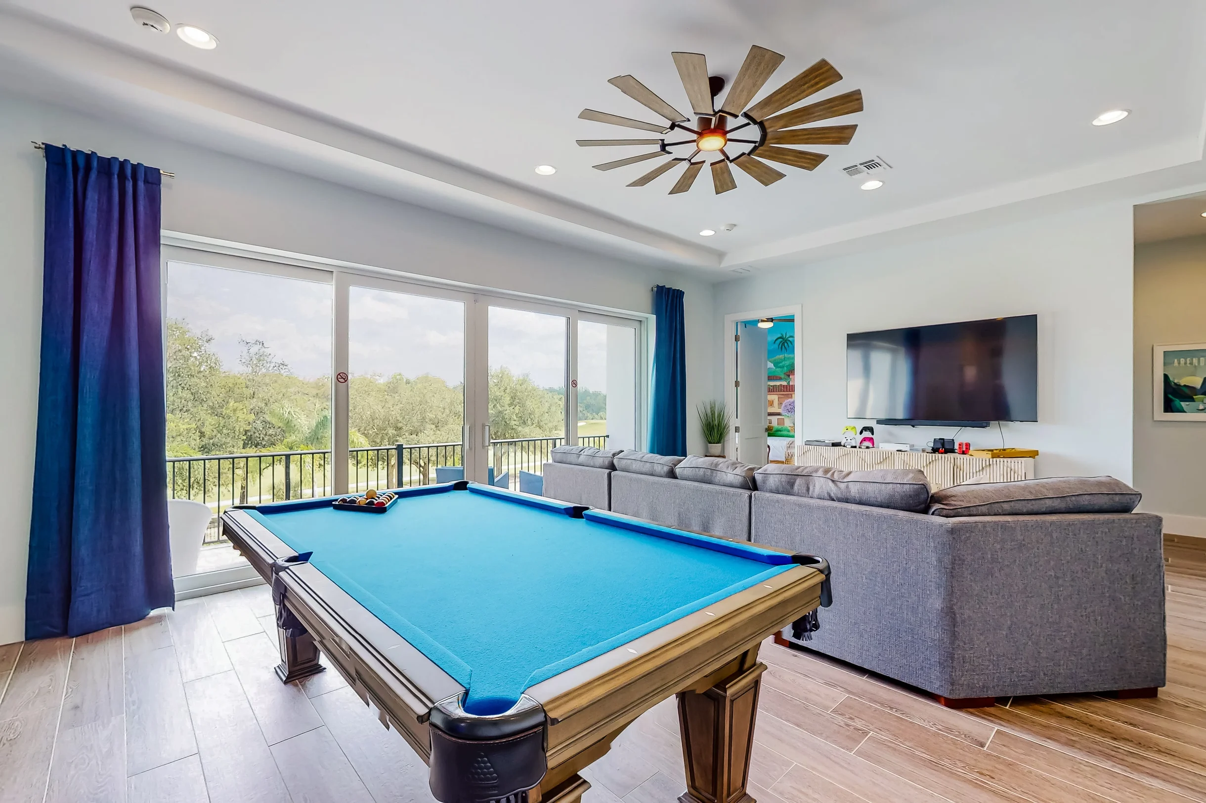W415E - The Modern Chic Mansion #32