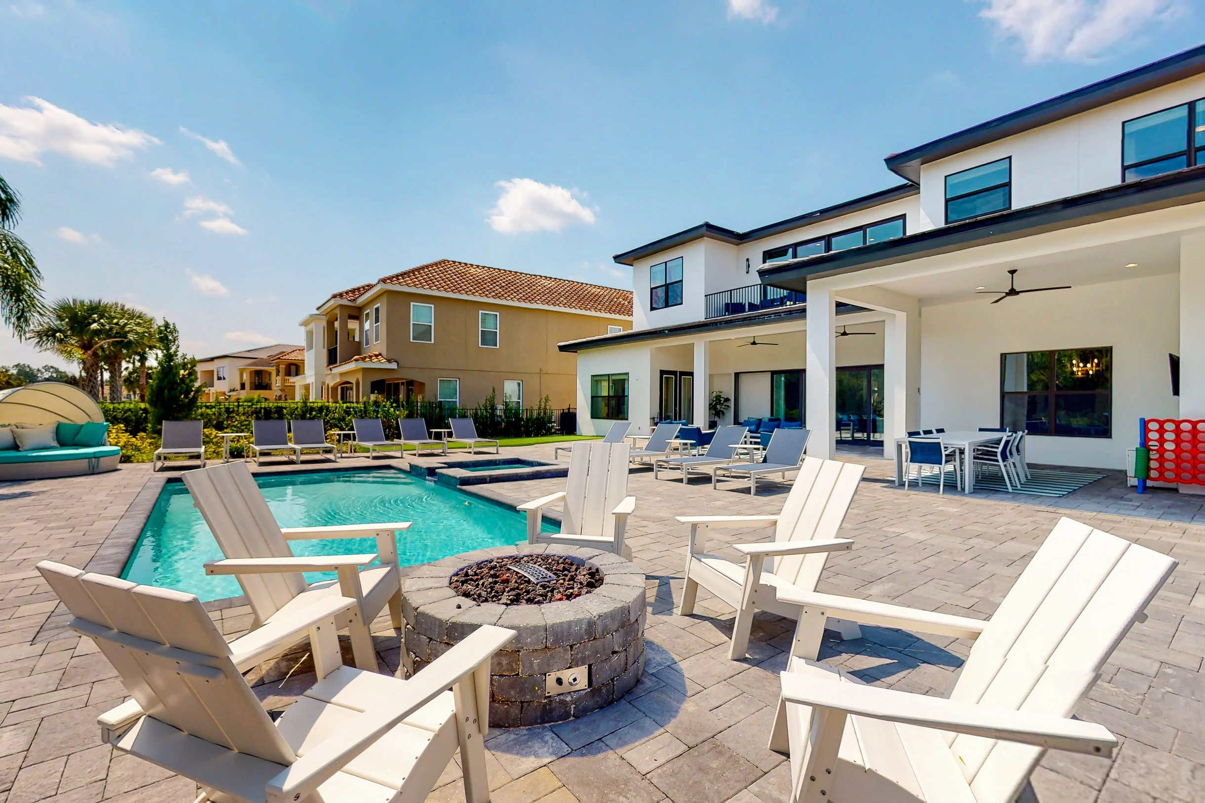 W415E - The Modern Chic Mansion #51