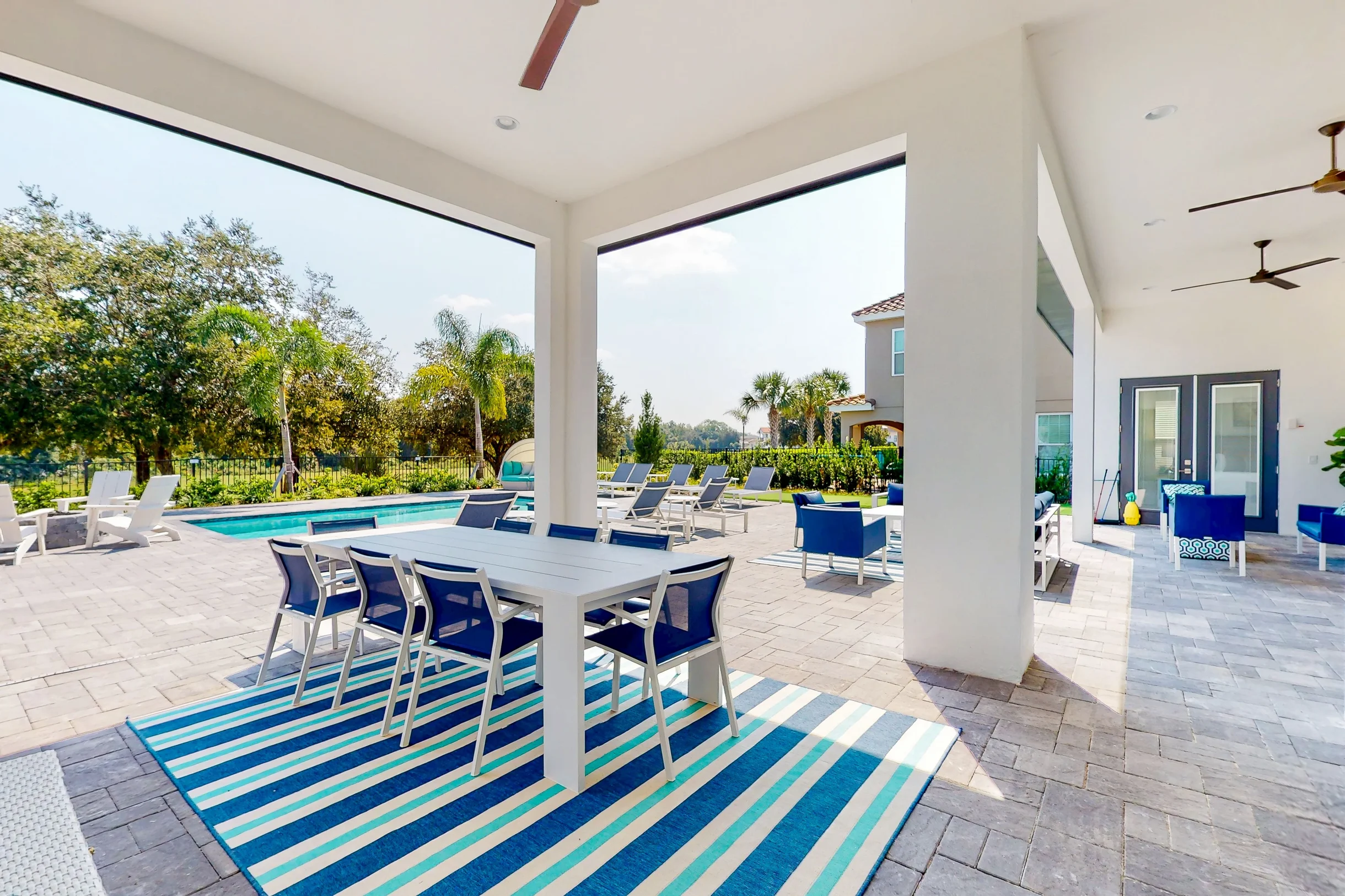 W415E - The Modern Chic Mansion #11