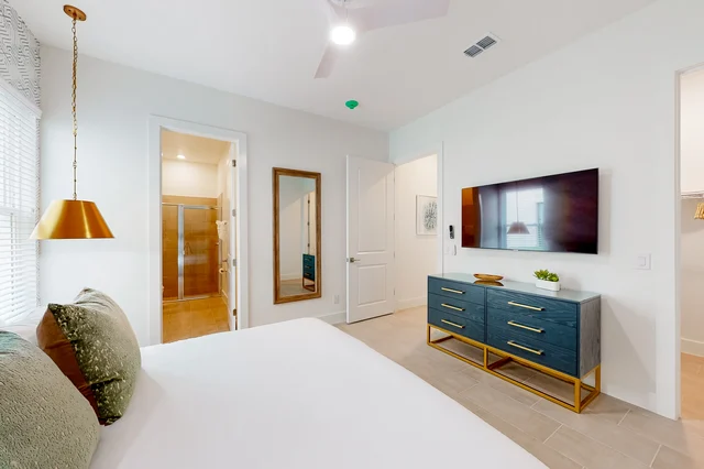 Bedroom 1 image 1