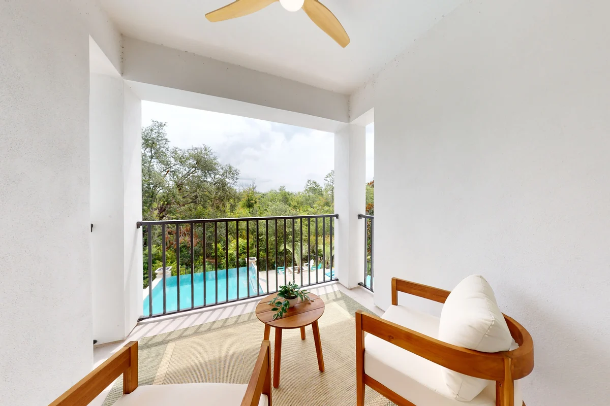 Wander Reunion Coves