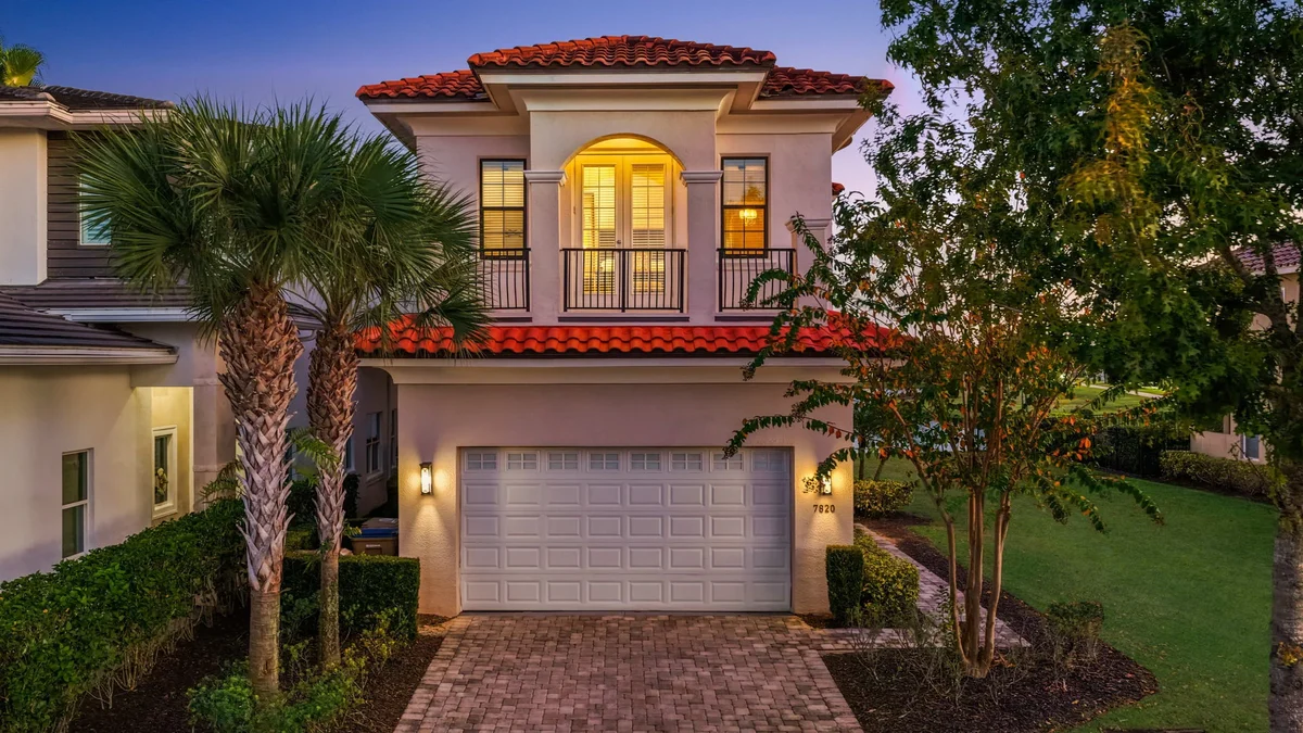 W297E - The Charming Chateau #45