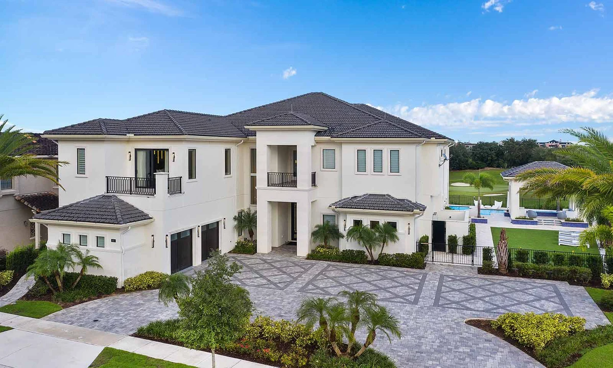 W320E - The Entertainment Mansion #101