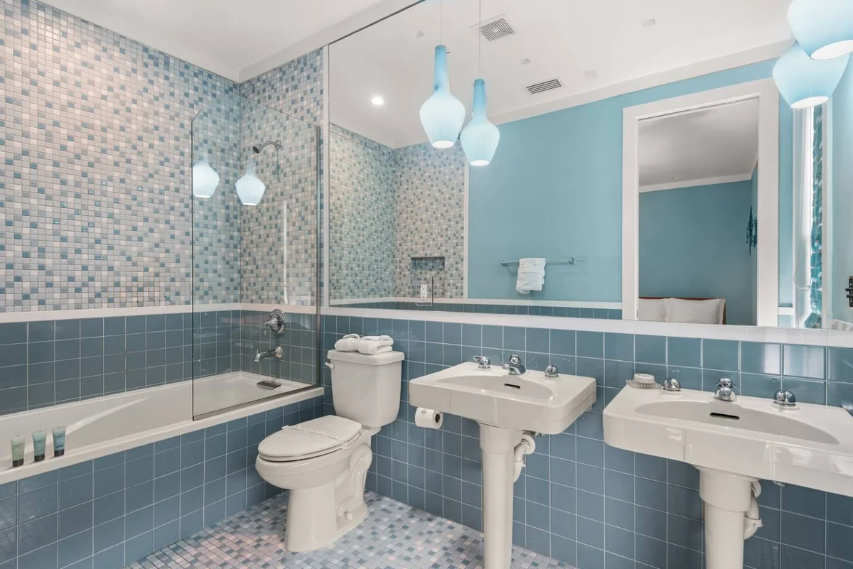 W402E - The Eclectic Colonial Estate #30