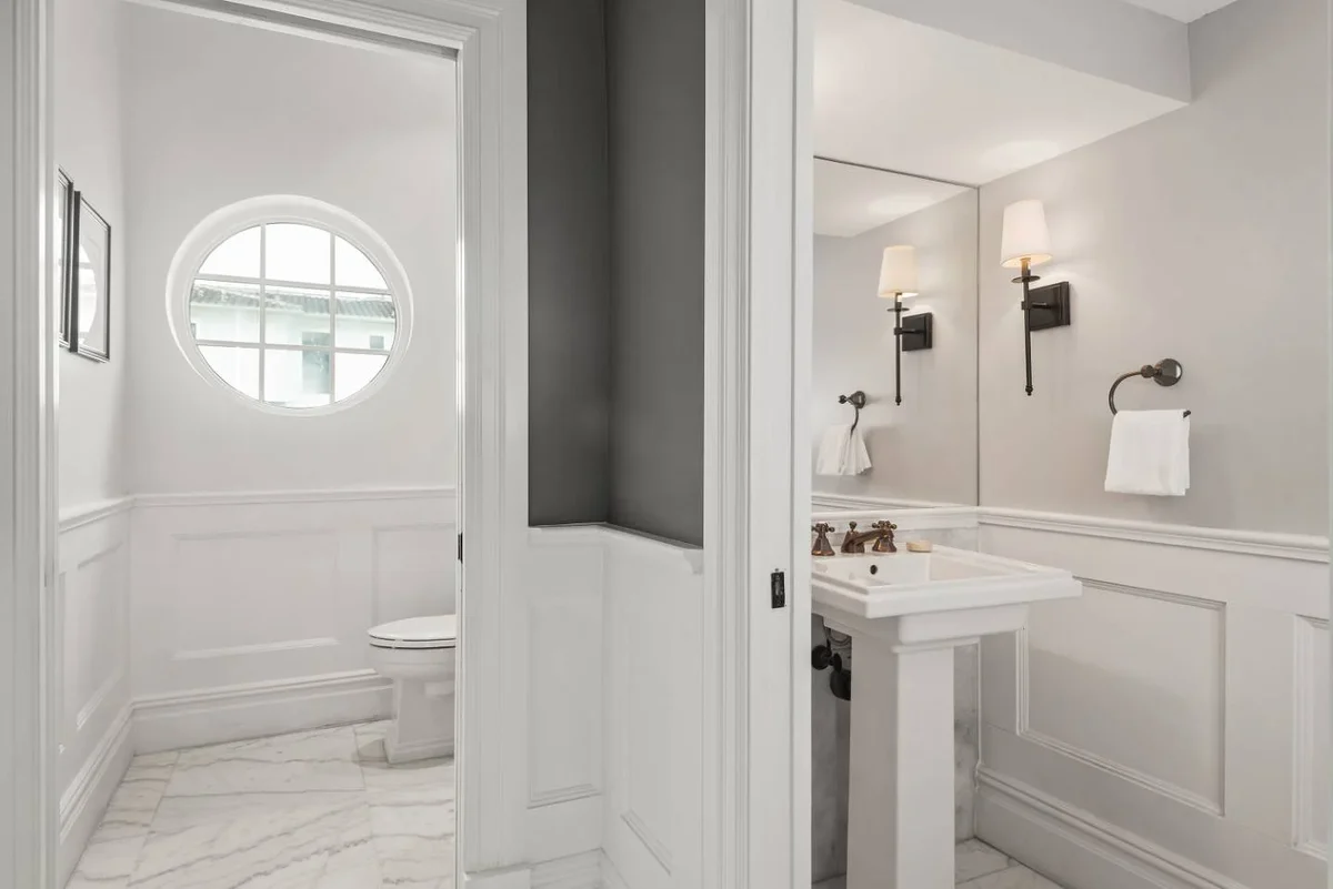 W402E - The Eclectic Colonial Estate #36