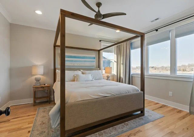 Bedroom 1 image 1
