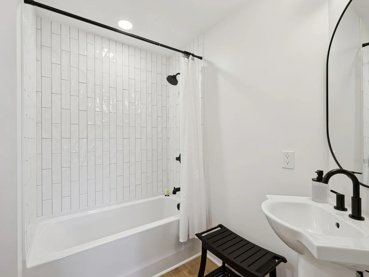 Wander Winchester Highlands