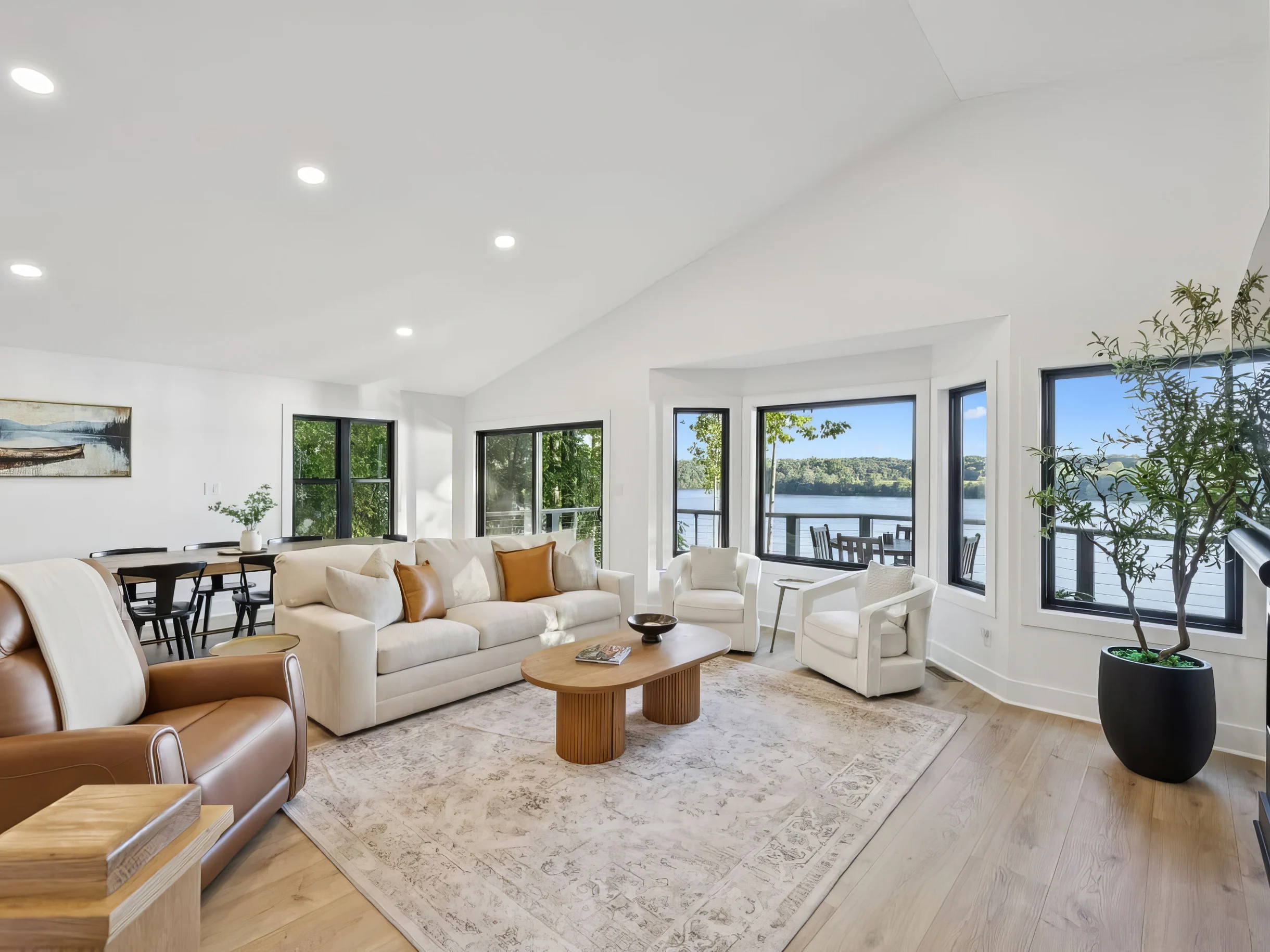 Million Dollar Views + Luxury + Infinity Deck #52