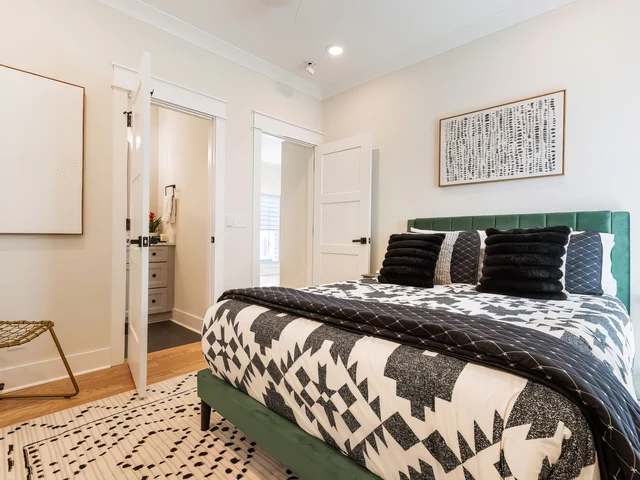 Bedroom 3 image 1