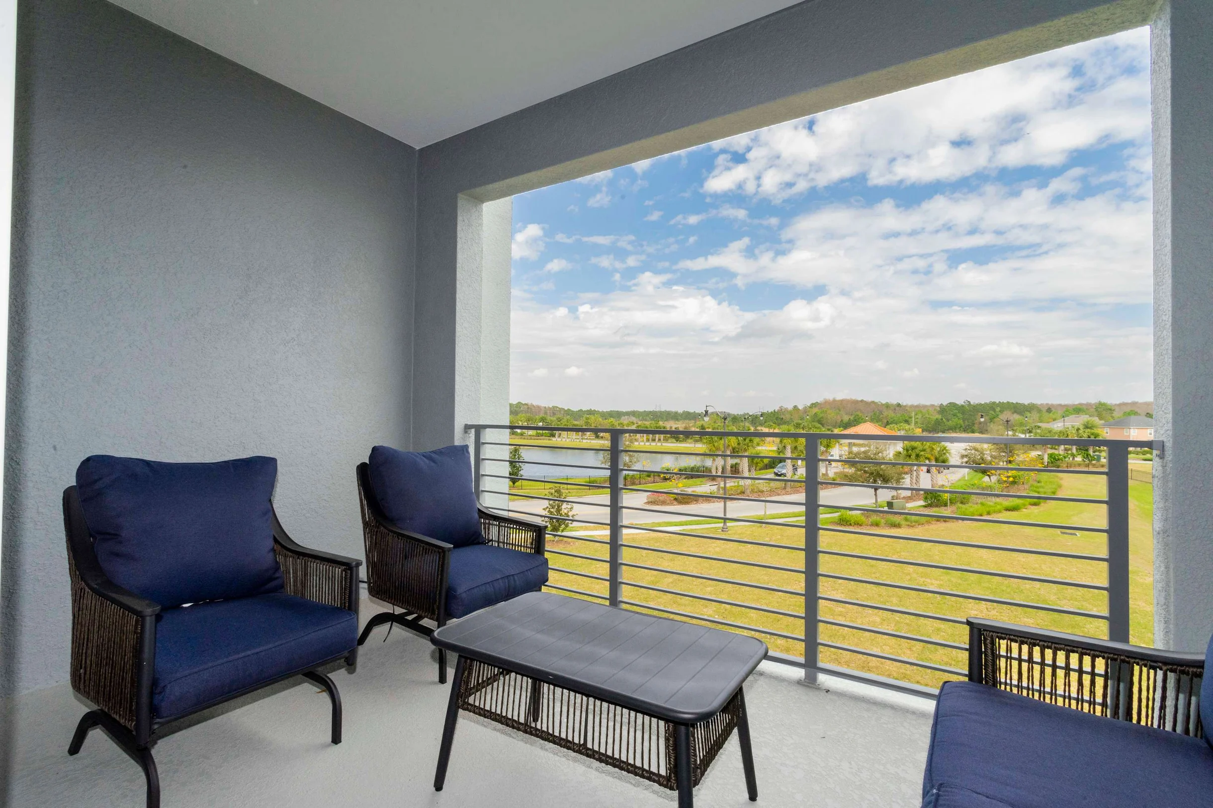 Condo in Kissimmee property photo 2