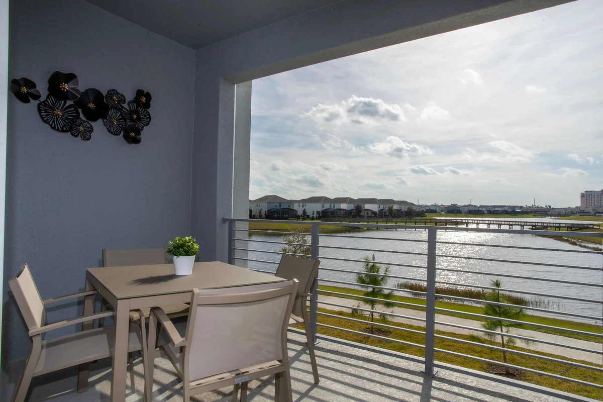 Storey Lake Zenith property photo 4