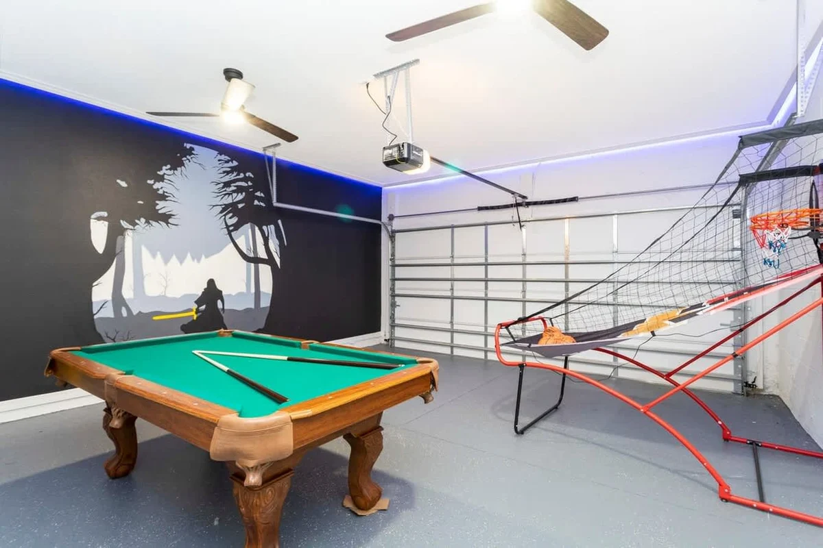 Townhome in Four Corners property photo 2
