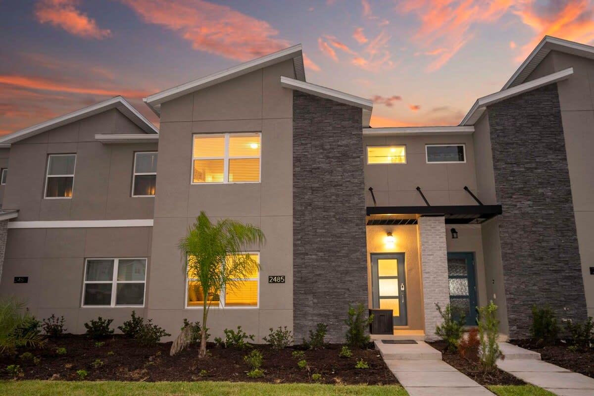 Townhome in Kissimmee property photo 2