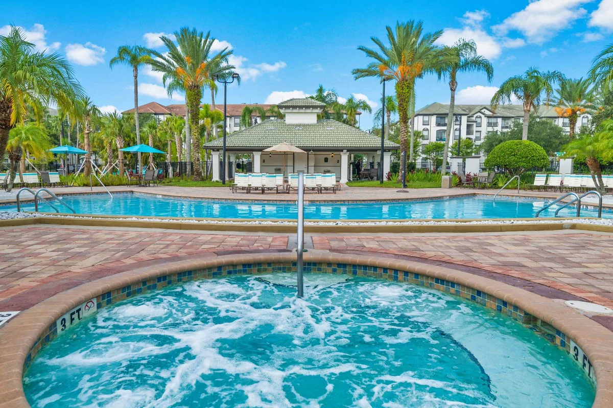 Condo in Orlando property photo 2