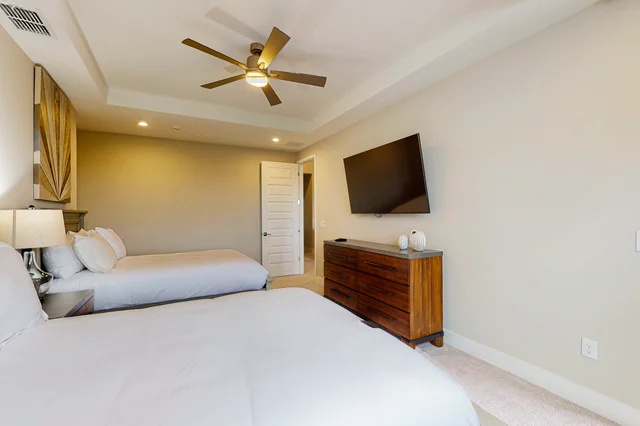 Bedroom 5 image 1