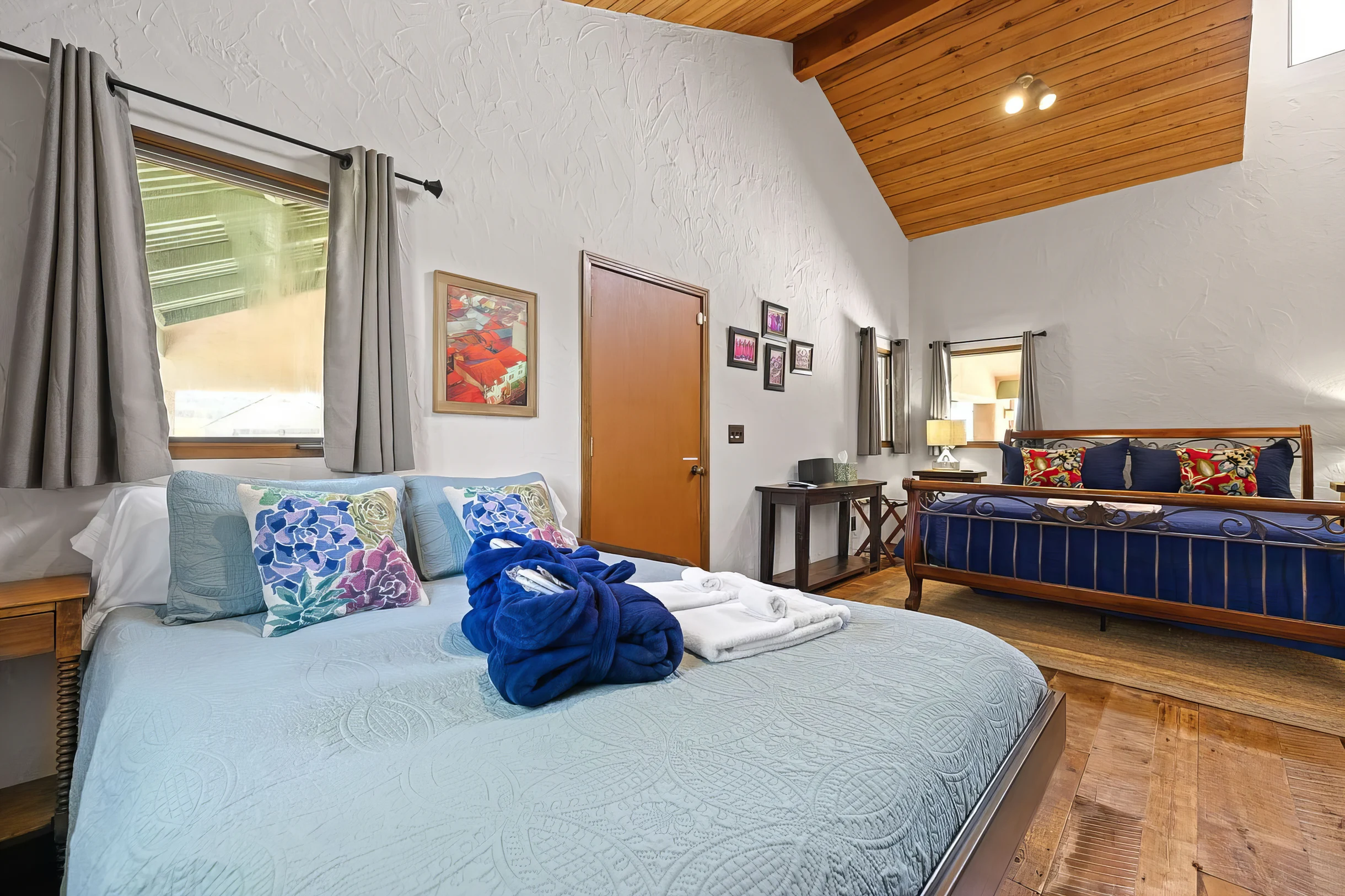 Spacious home, Sleeps 12, Spa, Pool, EV, Stunning! #34