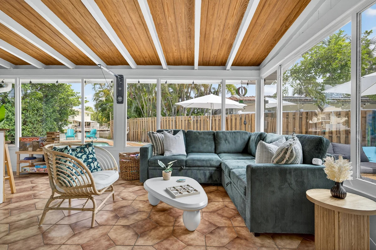 Wander Wilton Manors Oaks #10