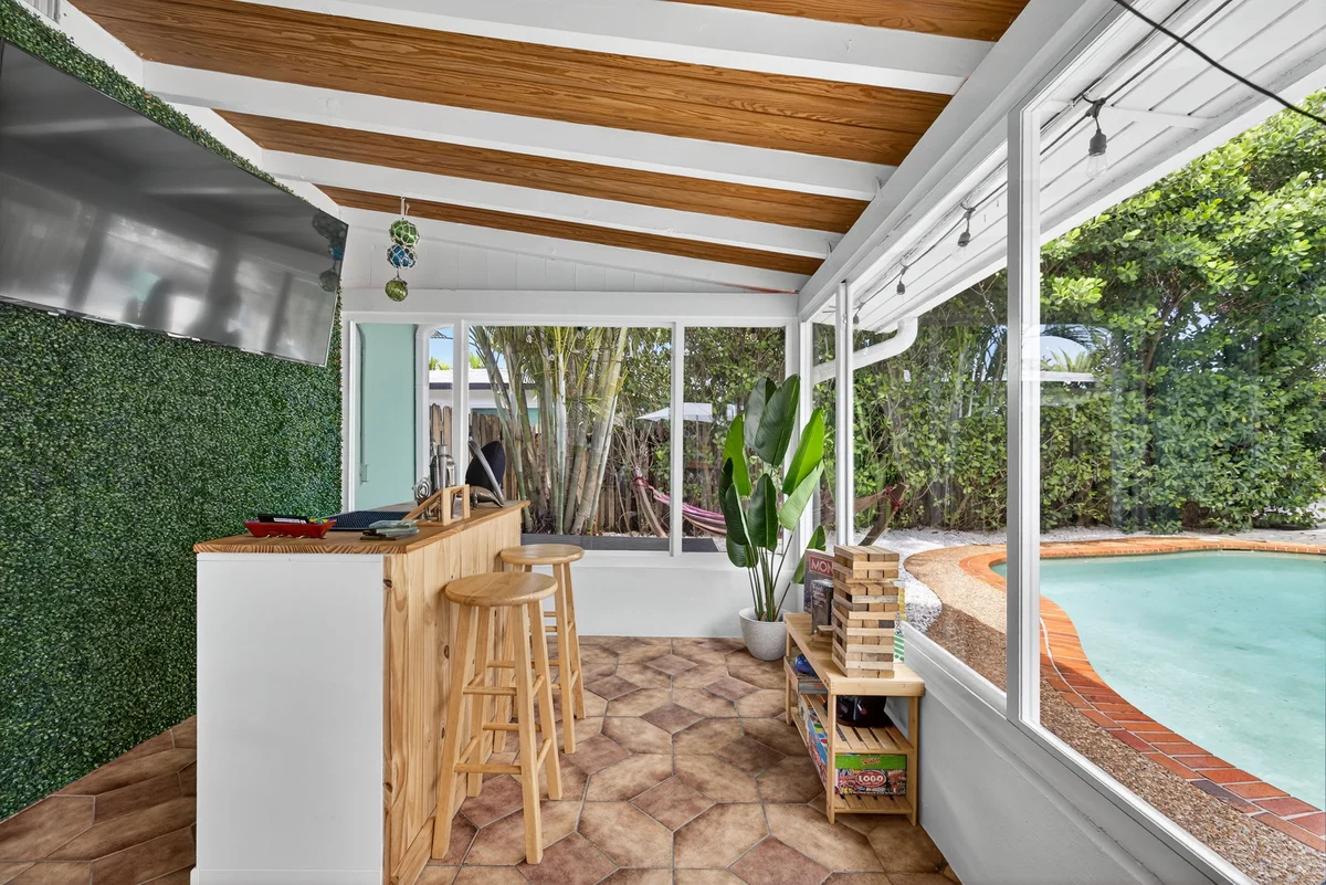 Wander Wilton Manors Oaks #32