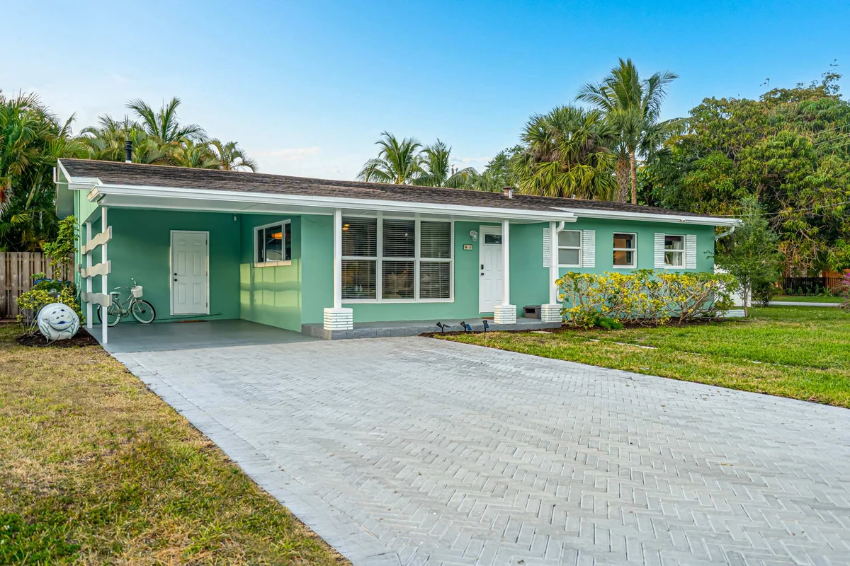 Wander Wilton Manors Oaks #5