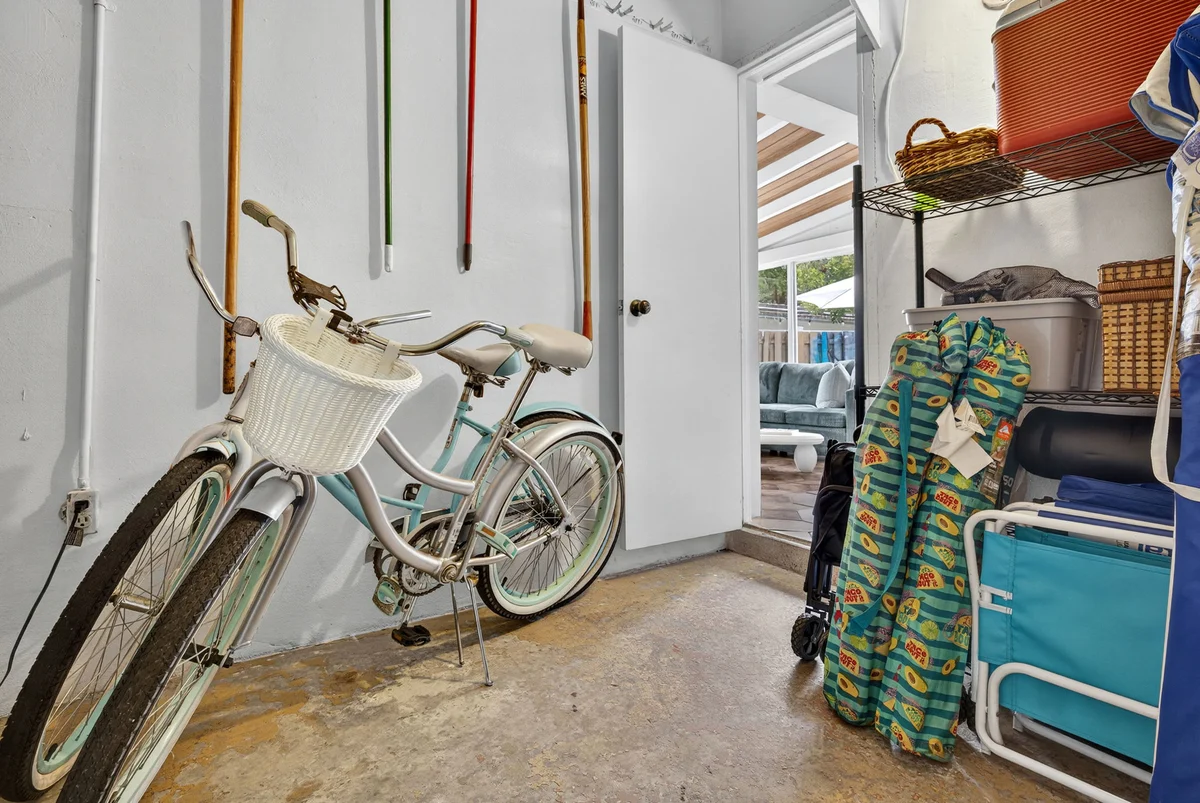 Wander Wilton Manors Oaks #44