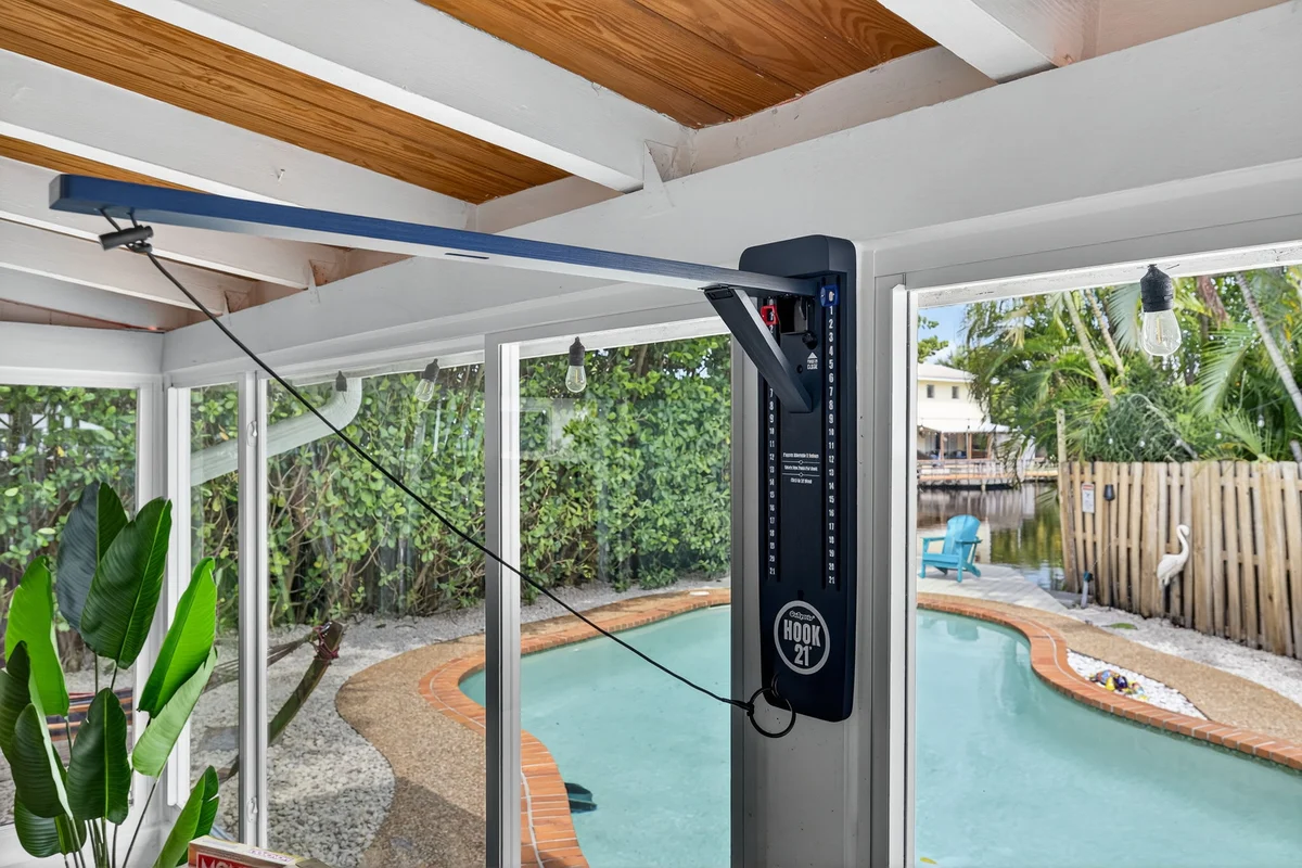 Wander Wilton Manors Oaks #9