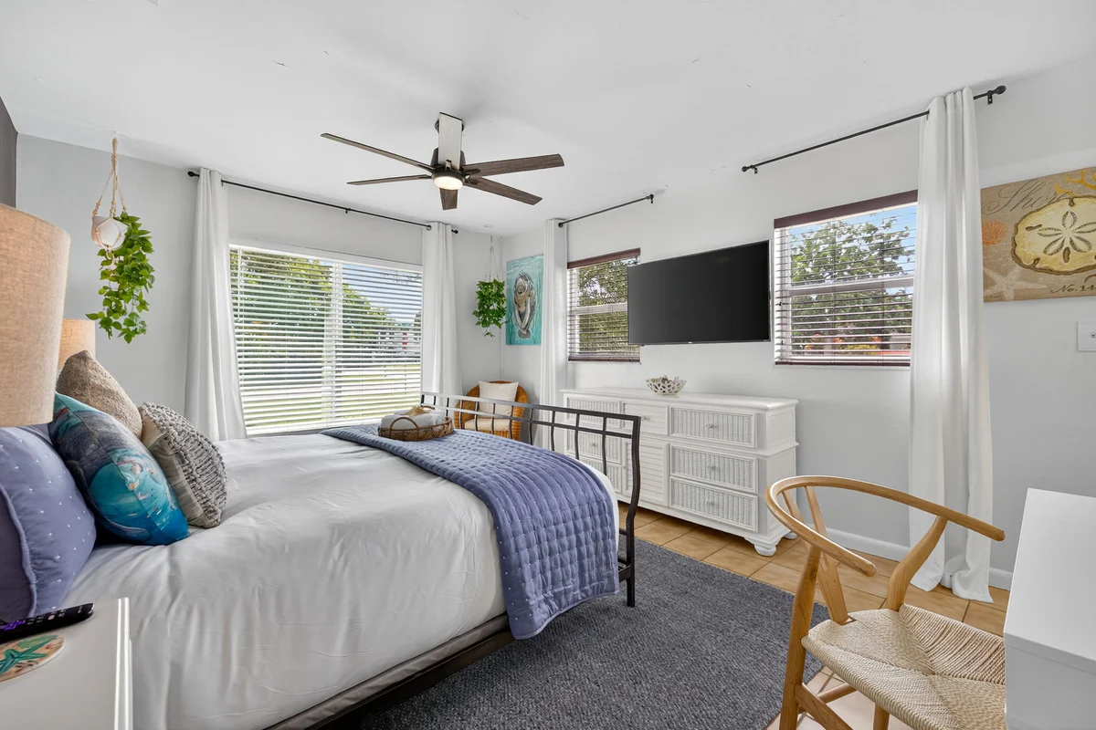 Wander Wilton Manors Oaks #17