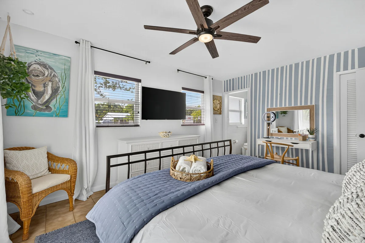 Wander Wilton Manors Oaks #25