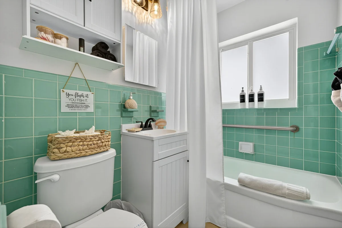 Wander Wilton Manors Oaks #51