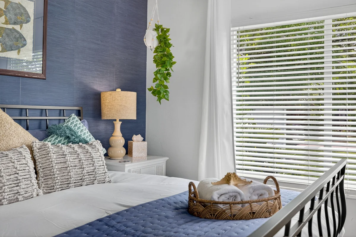 Wander Wilton Manors Oaks #43