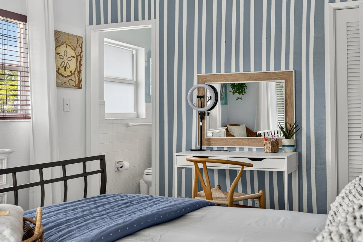 Wander Wilton Manors Oaks #21