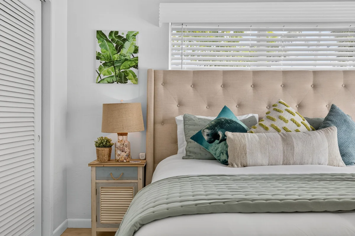 Wander Wilton Manors Oaks #49