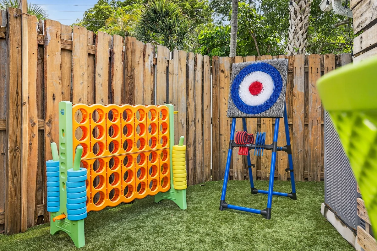 Wander Wilton Manors Oaks #50